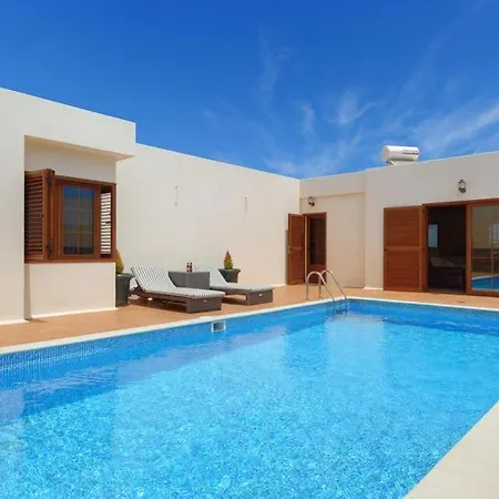 Sleeps 9 Pool Air Con Wifi * 코스타 테기세