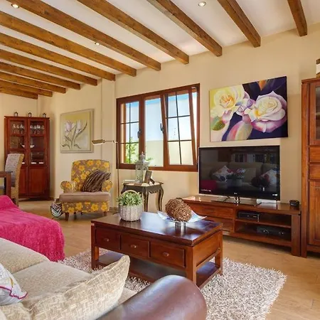 Sleeps 9 Pool Air Con Wifi 빌라