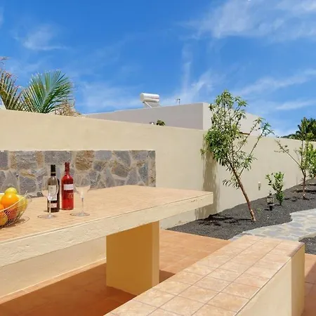 Sleeps 9 Pool Air Con Wifi *