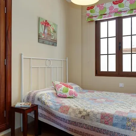 Sleeps 9 Pool Air Con Wifi 코스타 테기세